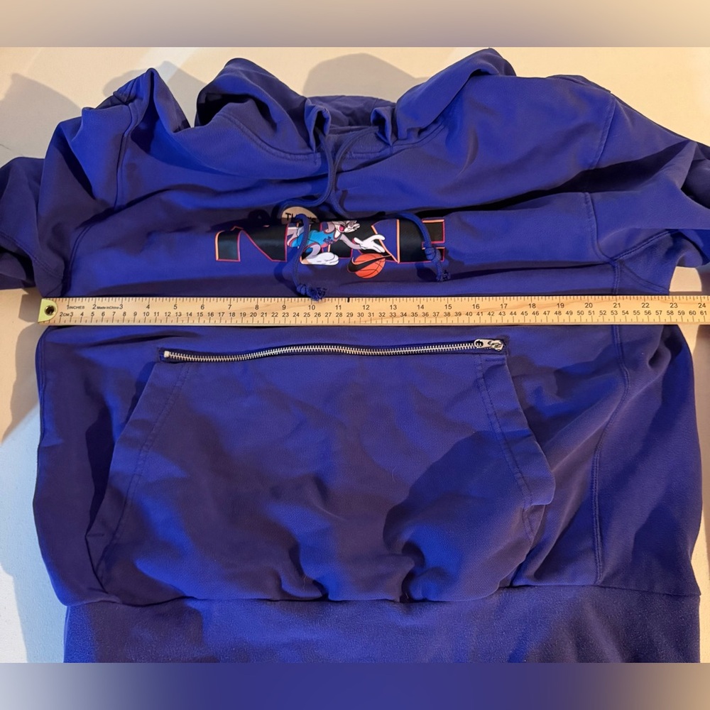 Nike Dri fit purple Looney Tunes Pullover Graphic Men's Hoodie - Picture 3 of 6